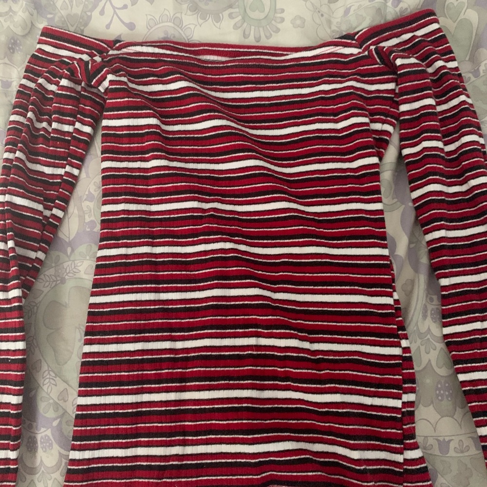 Off the shoulder long sleeve